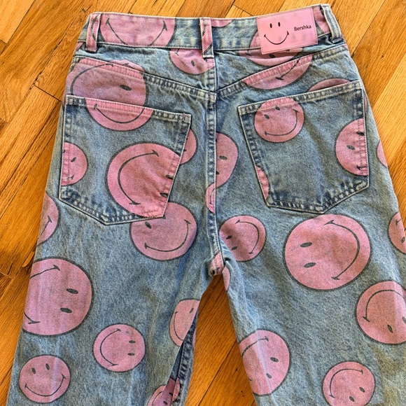 Smiley Face High Rise Jeans - Picture 3 of 5